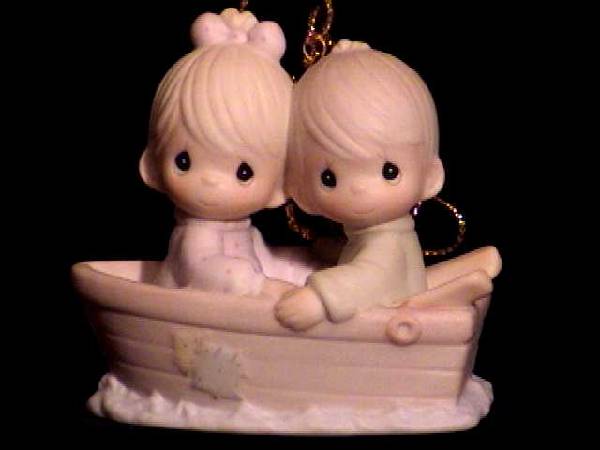 Precious Moments Ornaments-Friends Never Drift Apart