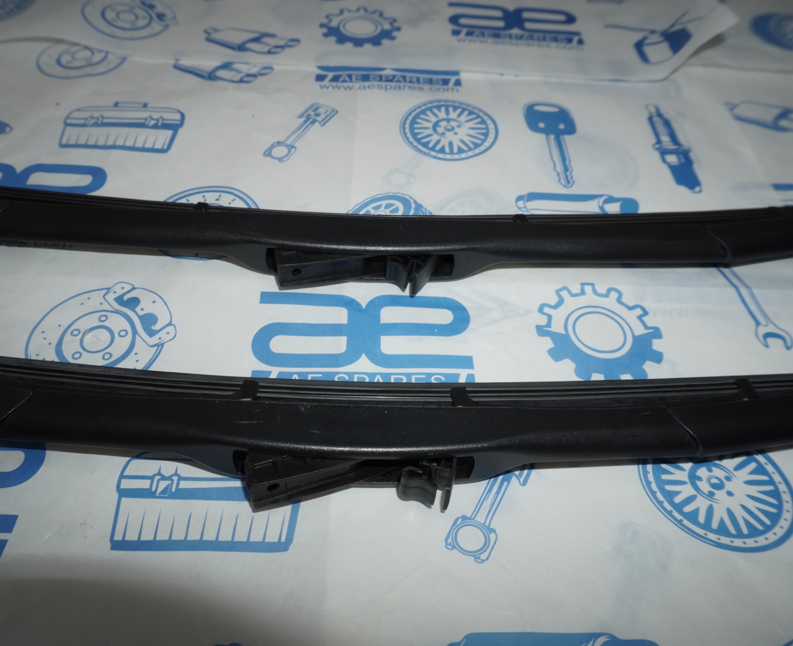 Front Windshield Wiper Blade Pair 23.5"/17.6" For Suzuki SX4