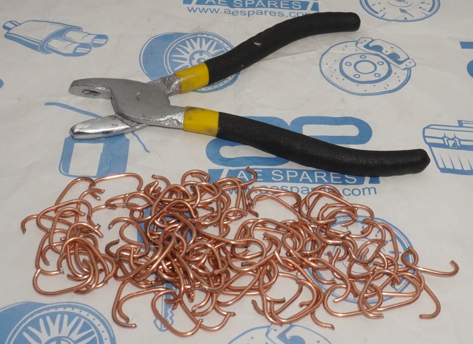 Hog Rings C-Clips / Upholstery Clips Set of 500 With Pliers For Car Seat Fence