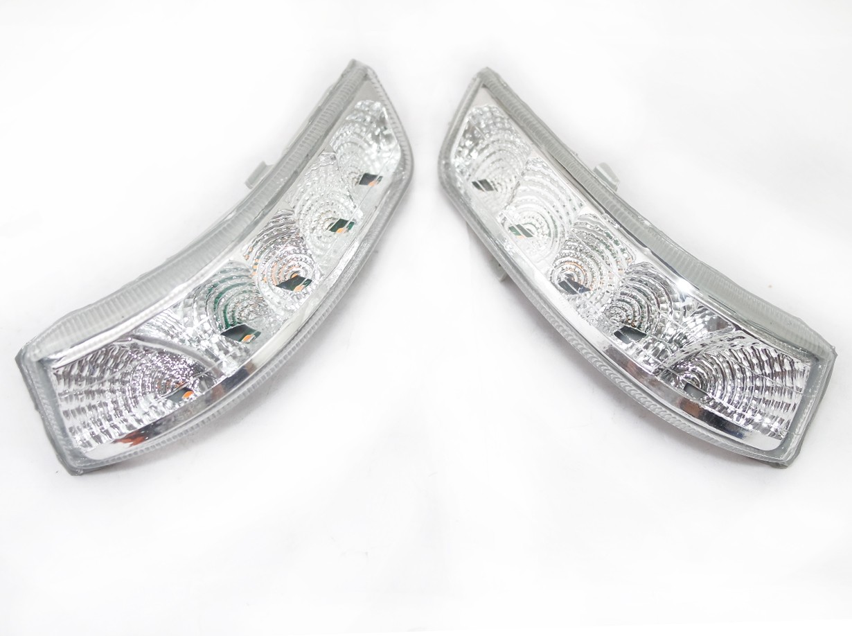 Side Door Mirror Indicator Light Set For Mahindra XUV 500