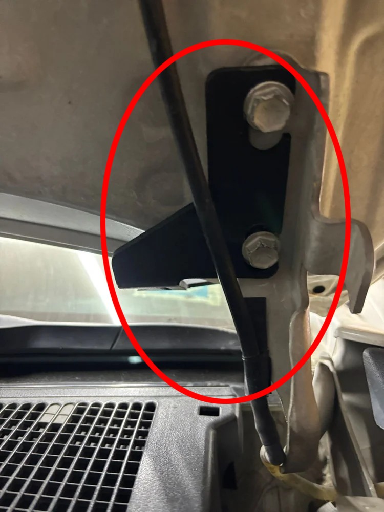 Ditch LED Work Light Bar Brackets Hood Mount Bracket For Toyota Fortuner Hilux