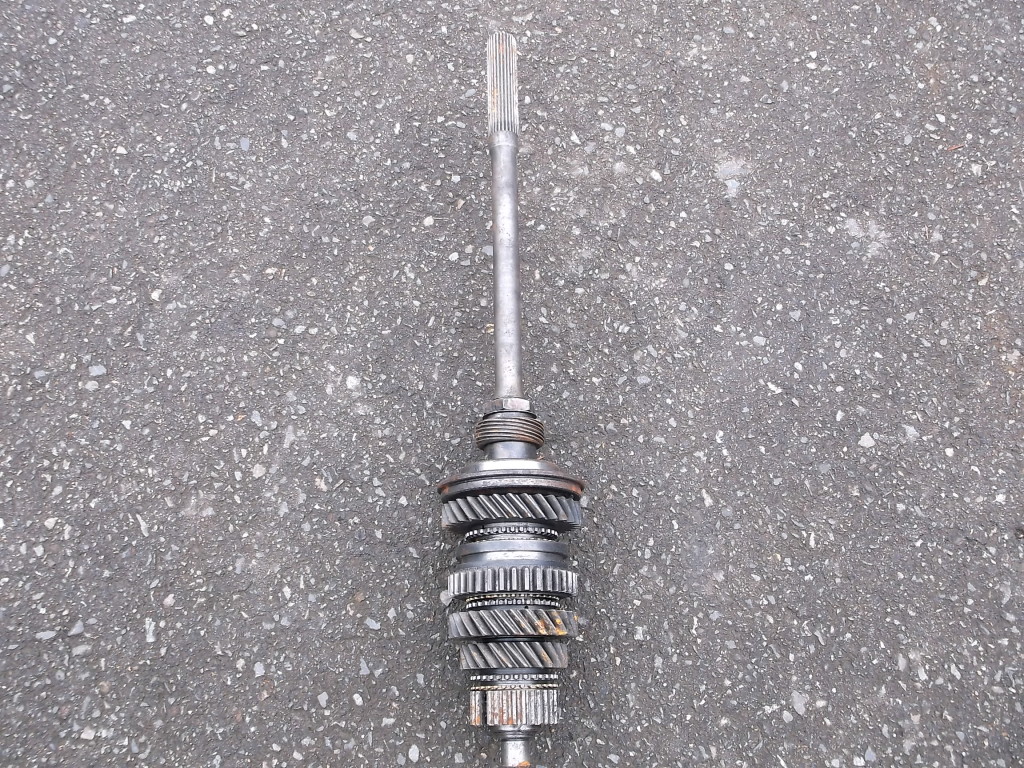 1964 1/2 1964.5 Mustang Dagenham 4 Speed Transmission Output Shaft Gear