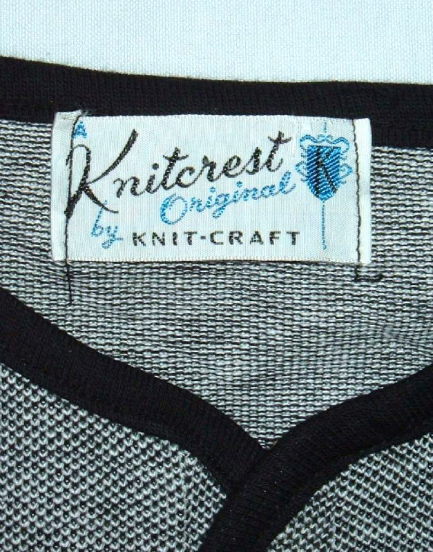 http://imgs.inkfrog.com/pix/gilo49/Knitcrest_Bl_C.JPG