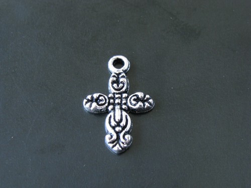 70 Tibetan Silver Cross Charms Pendants Findings P-56