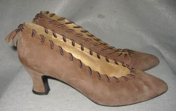 Stuart Weitzman Suede Kitten Heel Laced Pumps Tassel 4w