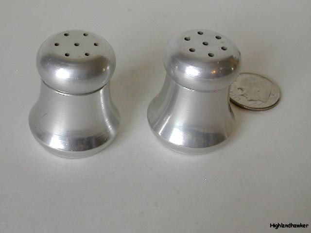 MODERN RETRO ARPEE PROD. CO. SHAKER TWINS SALT & PEPPER