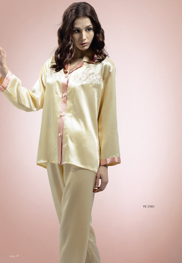 Pure Silk  Ladies Pajamas Set With Embroidery  US2-6-10