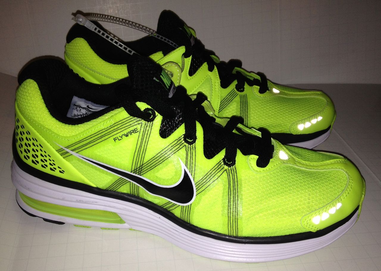 mens neon yellow nike shoes