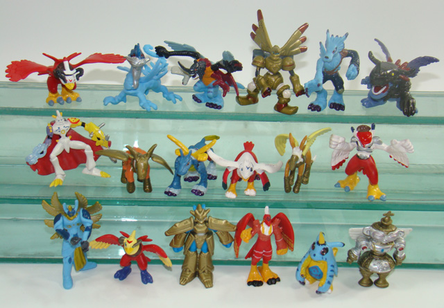 18 mini digimon action figures 3D figurines
