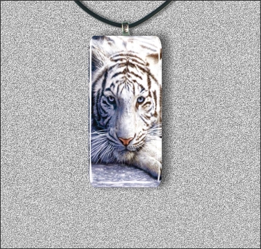 TIGER WHITE SIBERIAN HEAD  GLASS ART PENDANT