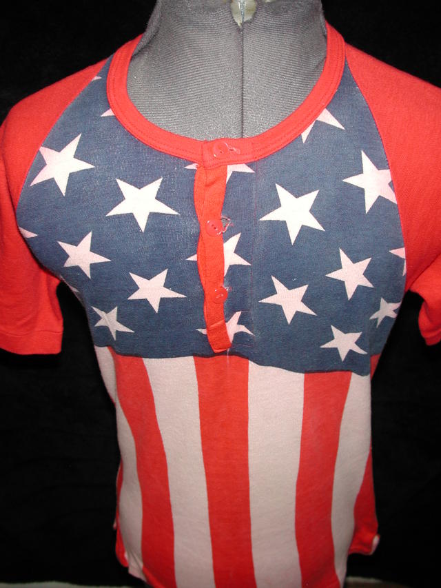 VTG 60S USA US AMERICA FLAG DUN BEE ABBIE HOFFMAN SHIRT