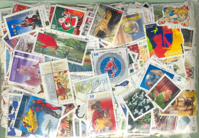 800 Canada All Different Stamp Collection Lot
