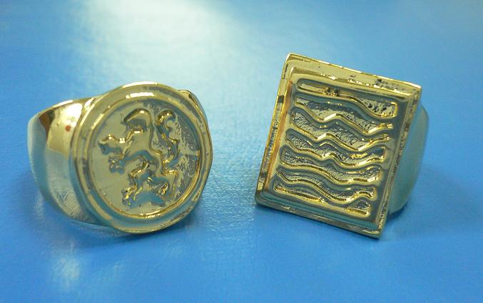 SCARAMANGA 007 RING SET #9 Gold Plated Bond Agent Props