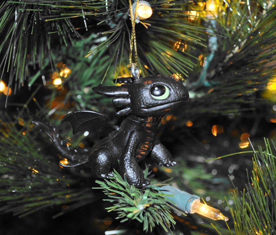 HOW TO TRAIN YOUR DRAGON TOOTHLESS CHRISTMAS ORNAMENT DEFENDERS OF BERK