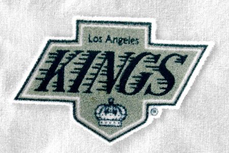 LOS ANGELES KINGS HOCKEY TEAM LOGO PATCH LOT (100)