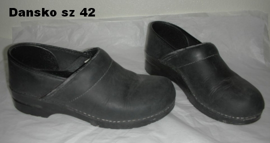 closed heel clogs