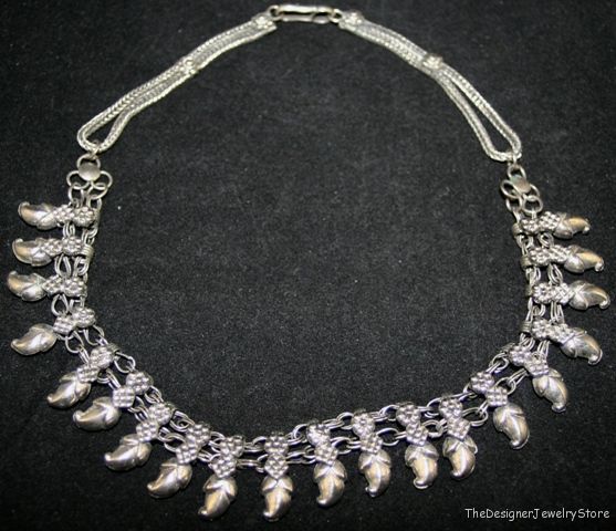 Vintage Necklaces & Pendants