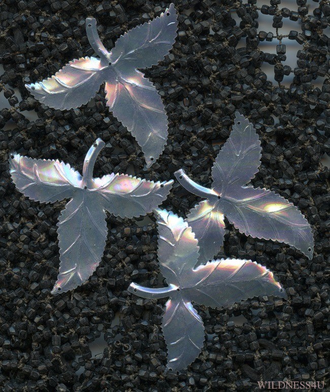 VINTAGE FRENCH COUTURE PEARL IRIDESCENT AB Peekaboo LEAVES LEAF CHARMS 44mm LOT