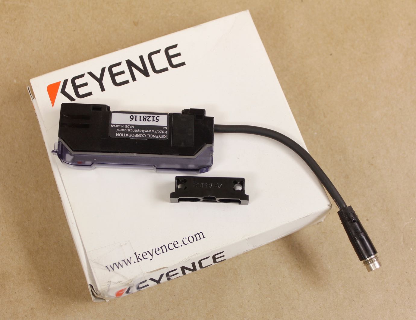 1PCS Brand New KEYENCE Photoelectric Sensor Amplifier FS-V21R FSV21R