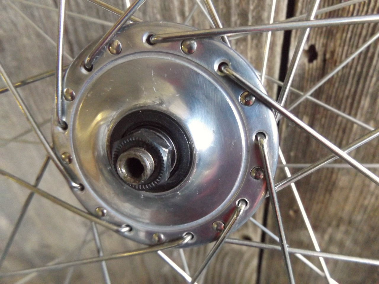 New-Old-Stock 36-Hole Araya 700c Front Wheel w/100 mm High Flange