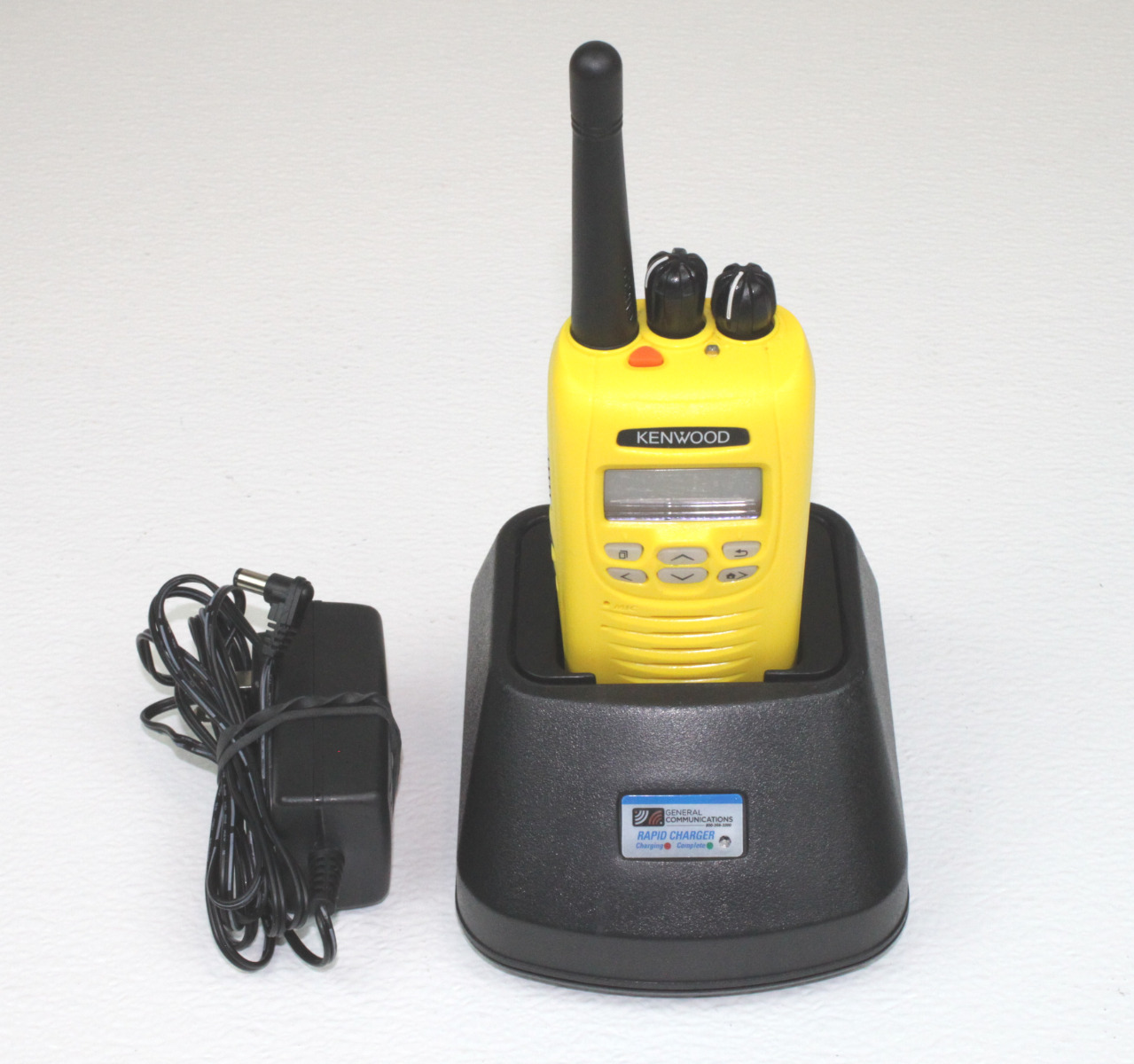Kenwood TK-5320 K UHF 5 watt 450-520 Mhz 512 CH P25 Digital