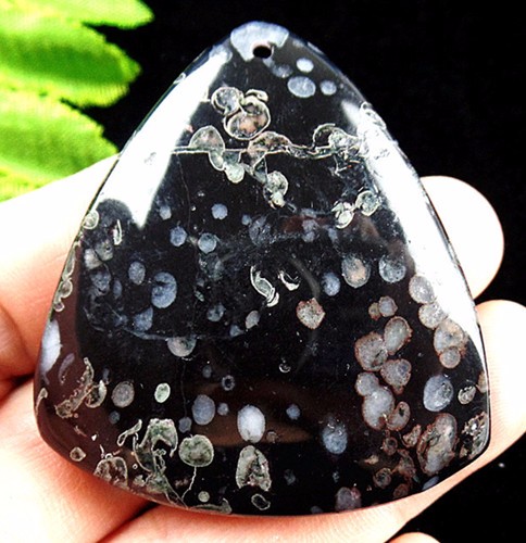 beautiful unique black plum blossom jasper triangle pendant bead