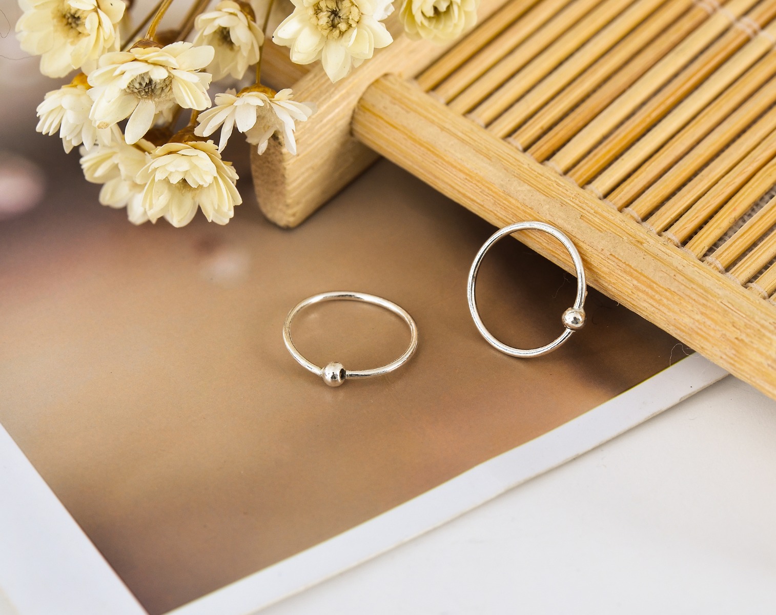 Reiss - Oliva Plain Huggie Hoop Earrings In Silver Tone At Nordstrom - Foto 11