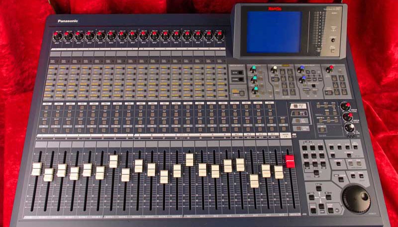 PANASONIC RAMSA WR-DA7 DIGITAL MIXING CONSOLE + 2 ADAT CARDS