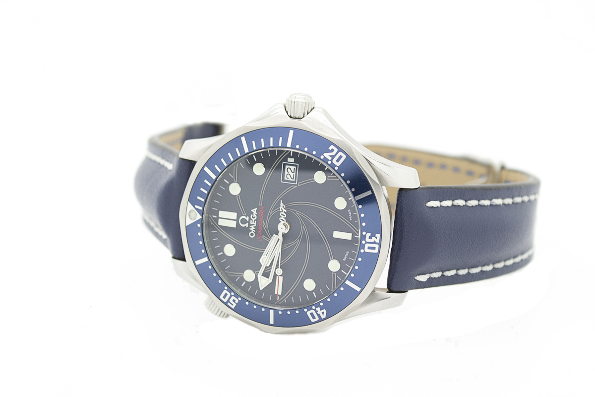 First Omega SMP 300 On a leather combo?