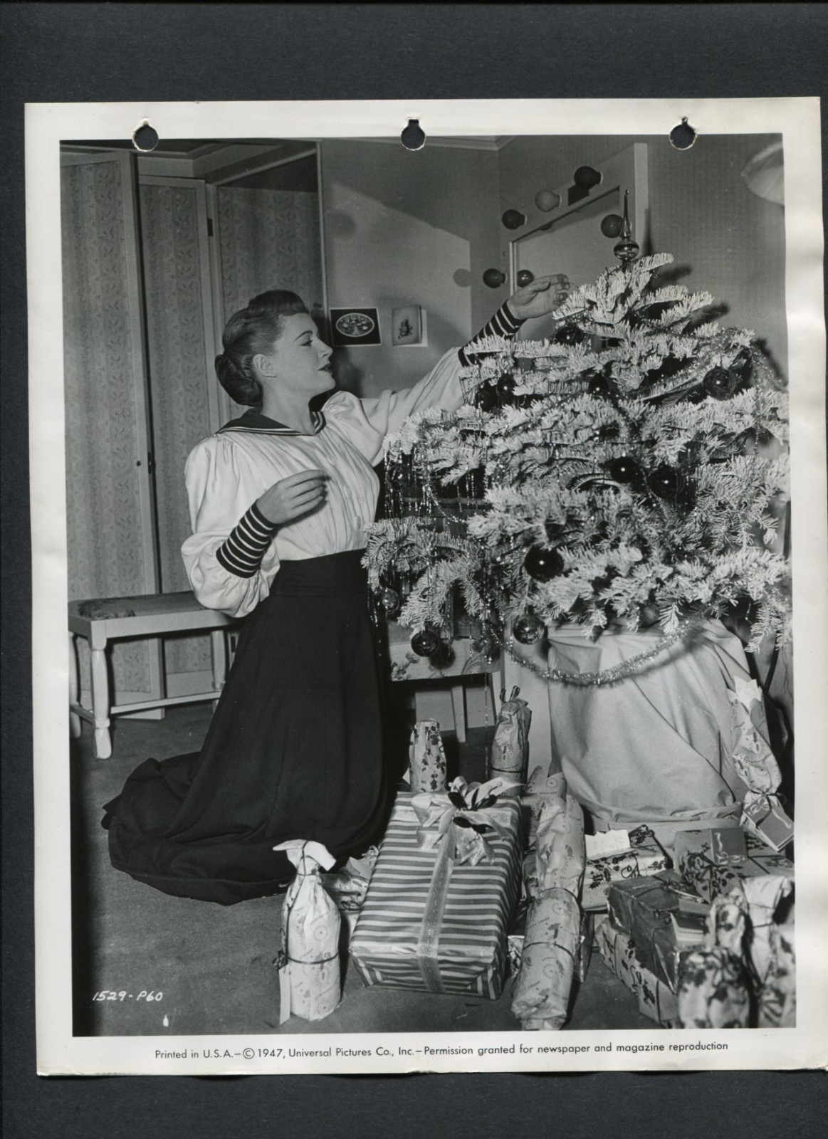 Phyllis Calvert With A Christmas Tree 1947 Candid Time Out Of Mind Key Book Ebay