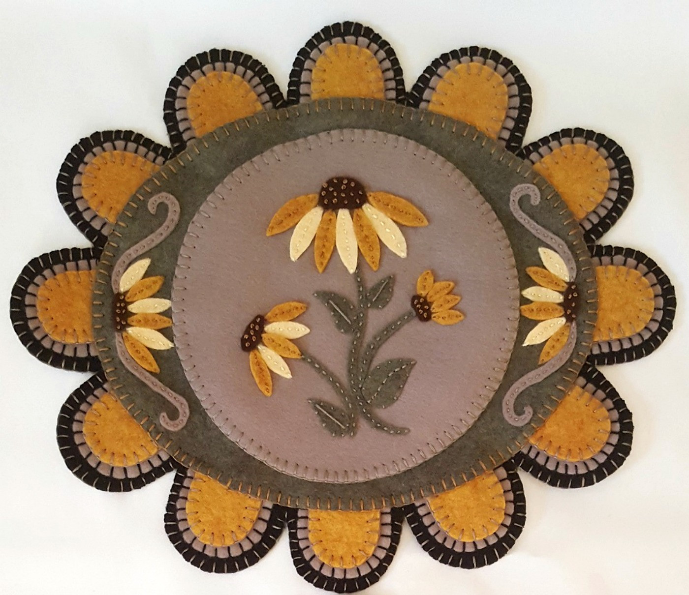 Wool Embroidery Kit Wool Felt Candle Mat Penny Rug Kit /"DRAGONFLIES/" Applique