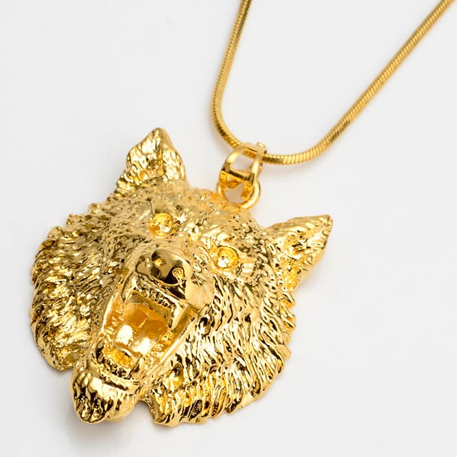 solid gold wolf pendant
